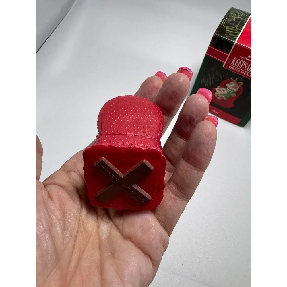 Vintage 1992 Hallmark Keepsake Ornament Mom Bunny Rabbit in Red Chair QX516-4
